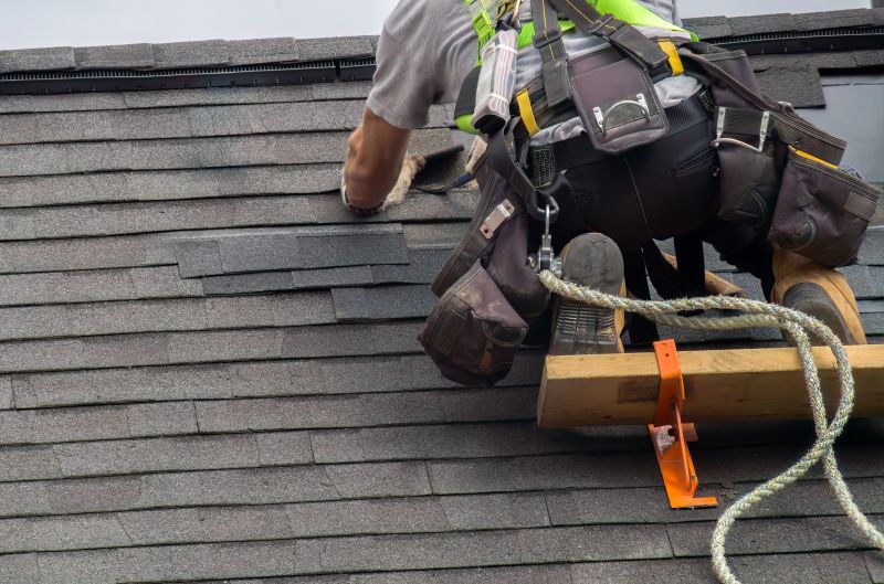 Asphalt Roofing Service in Pinckney, MI